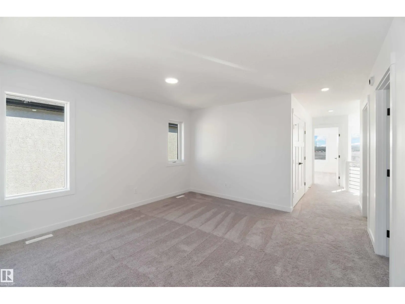 1651 12 ST NW
