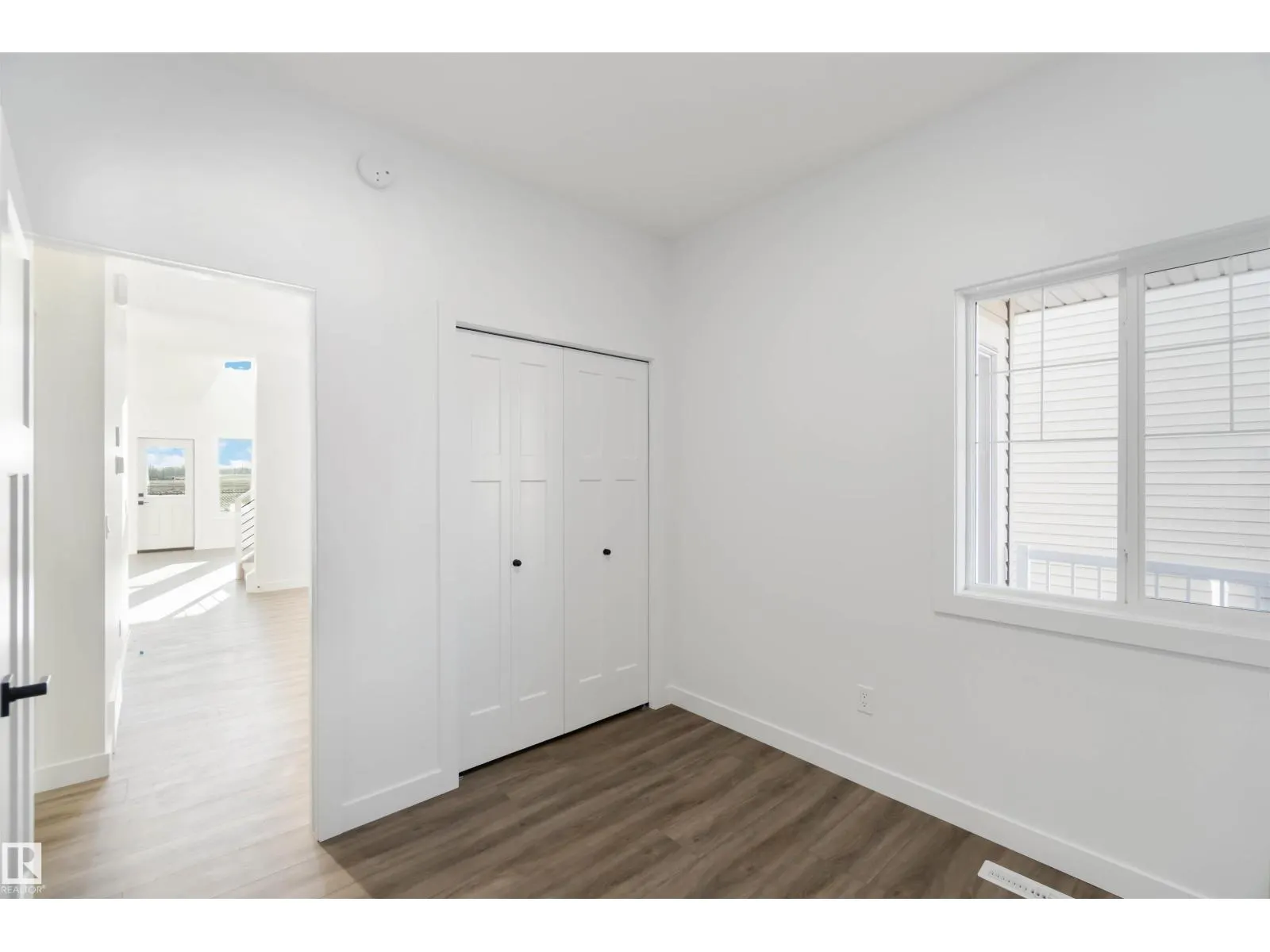 1651 12 ST NW