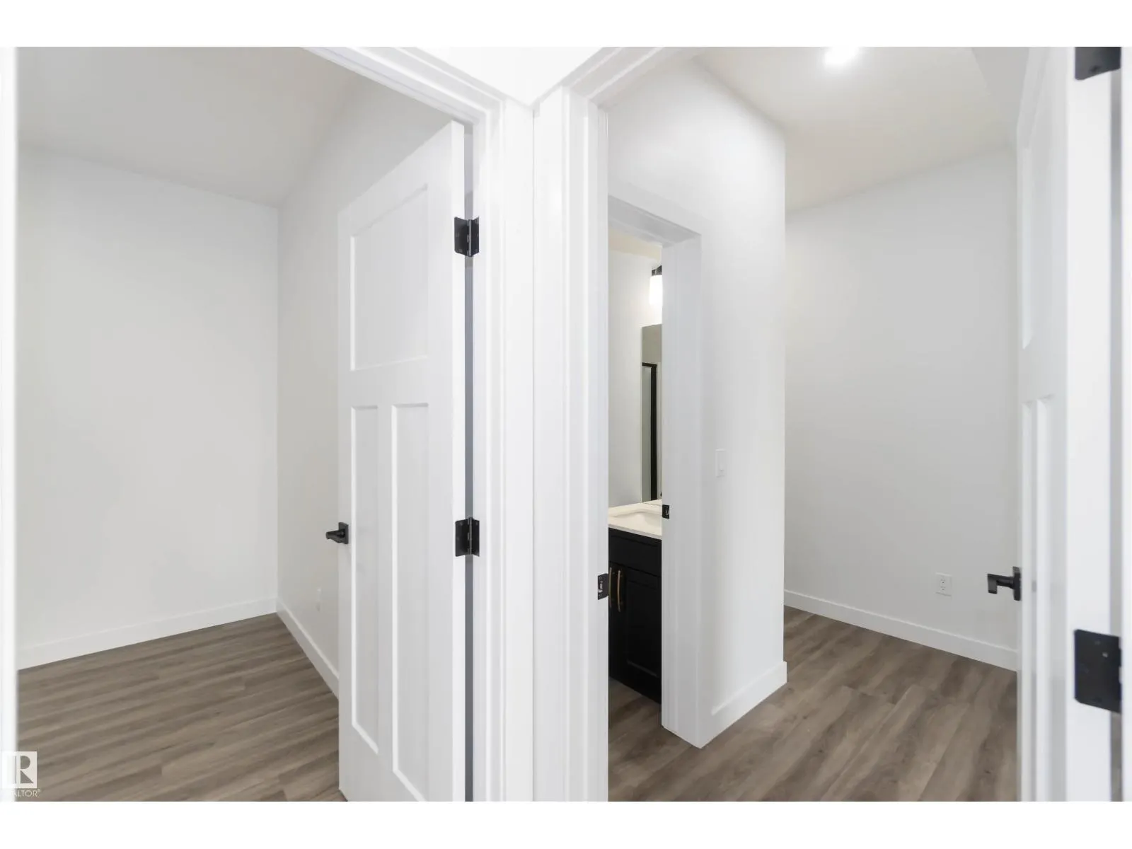 1651 12 ST NW