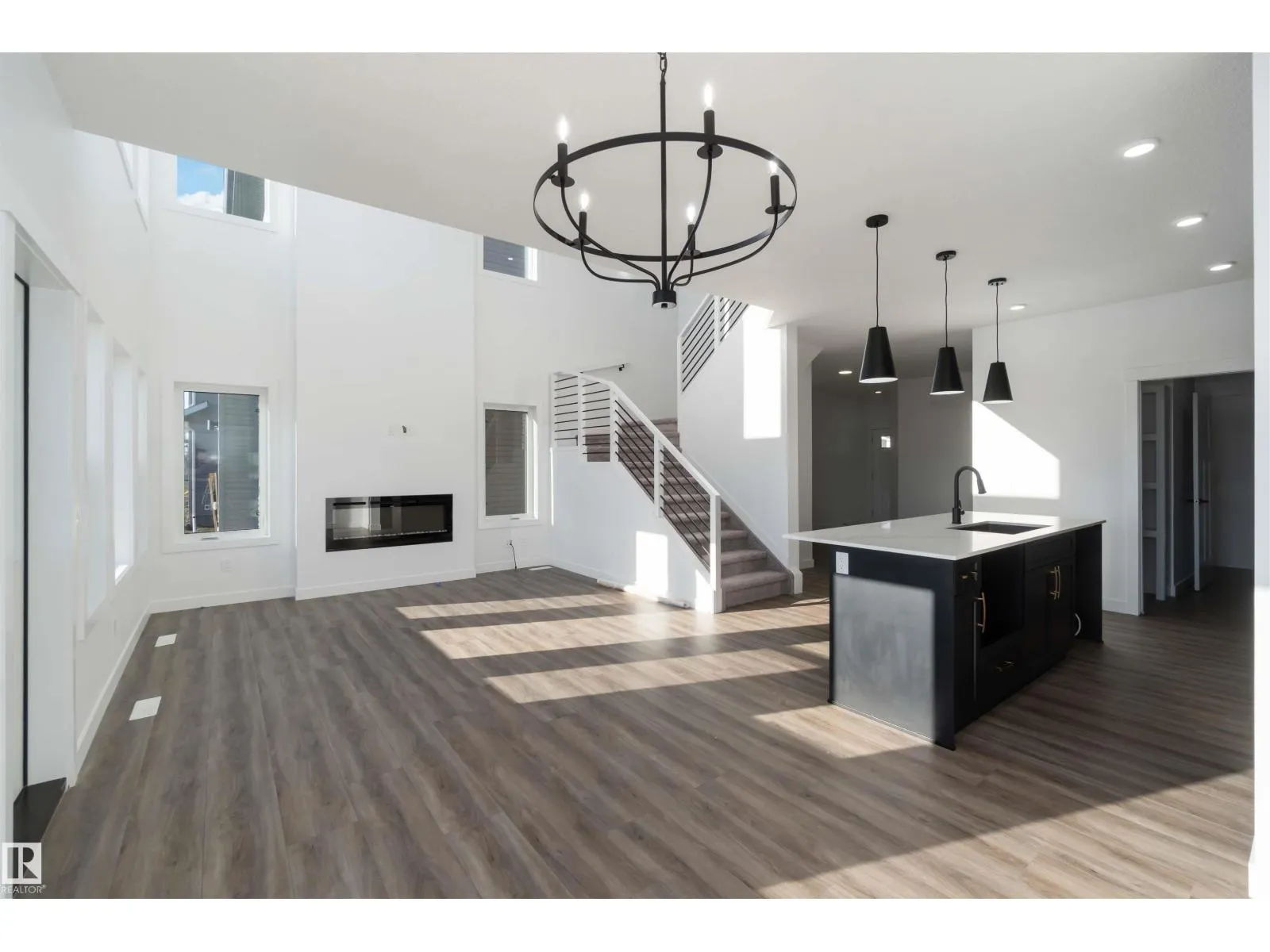 1651 12 ST NW