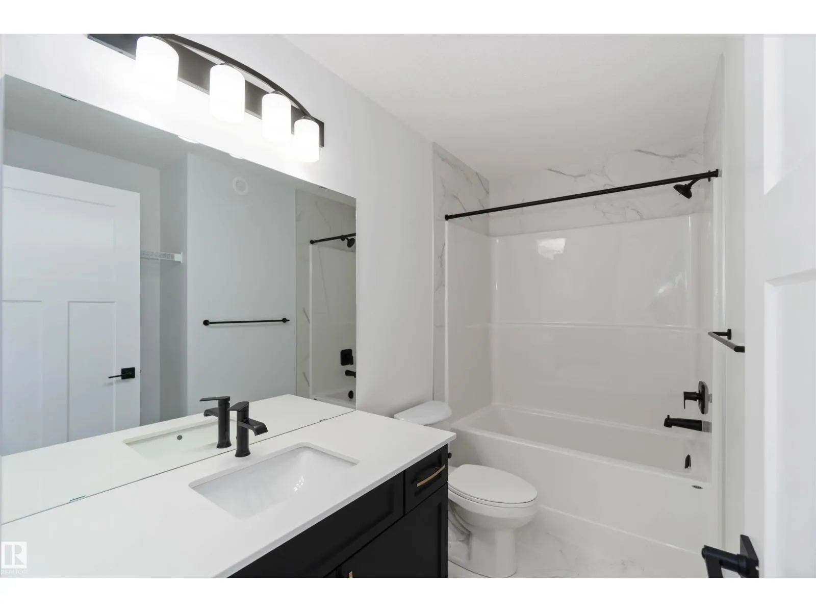 1651 12 ST NW