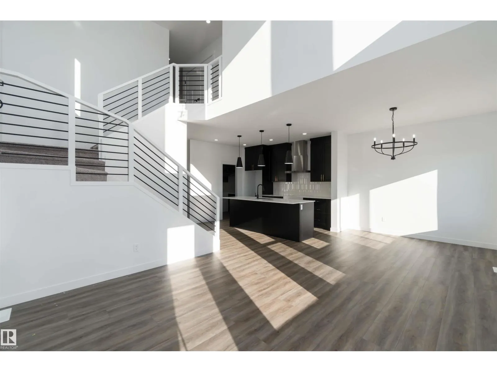 1651 12 ST NW