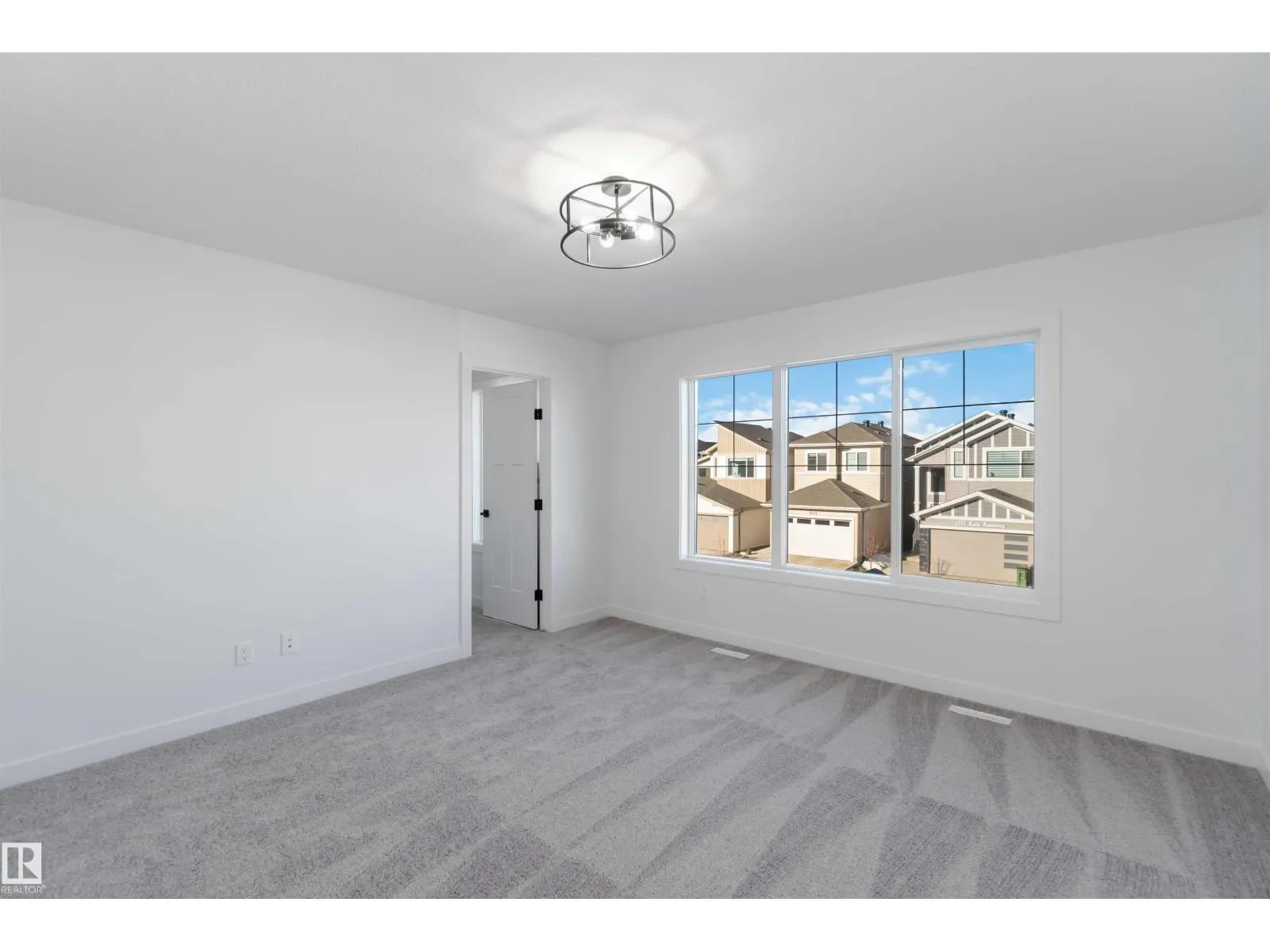 1651 12 ST NW