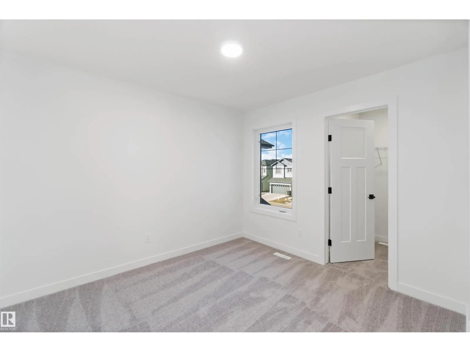 1651 12 ST NW