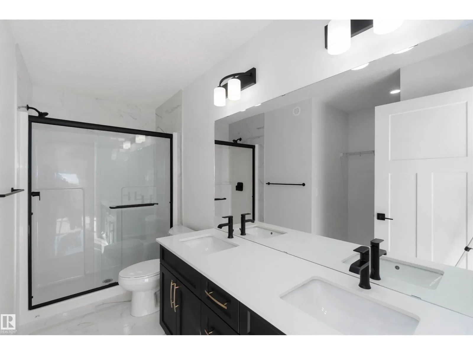 1651 12 ST NW