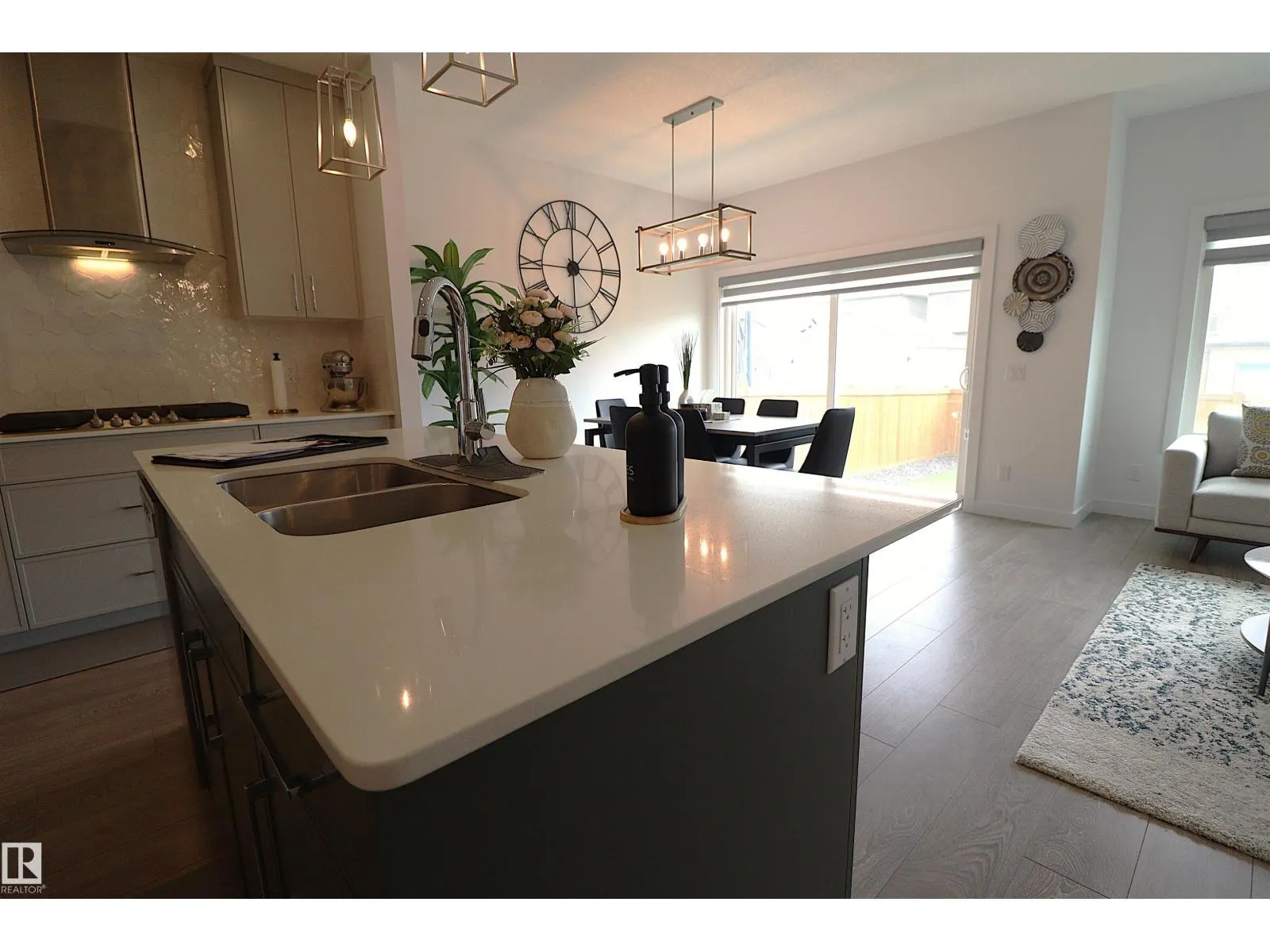 2888 Coughlan Green SW