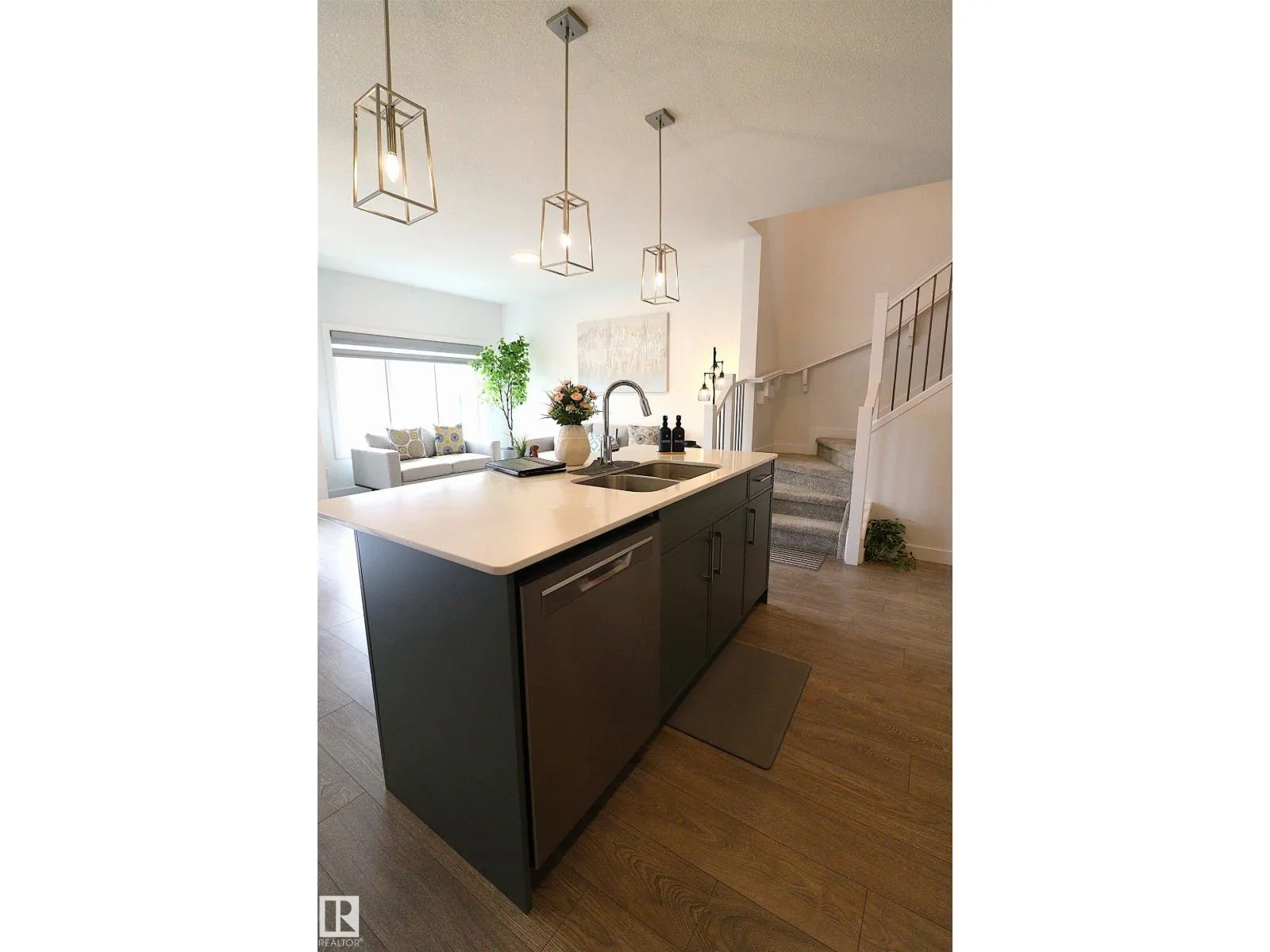 2888 Coughlan Green SW