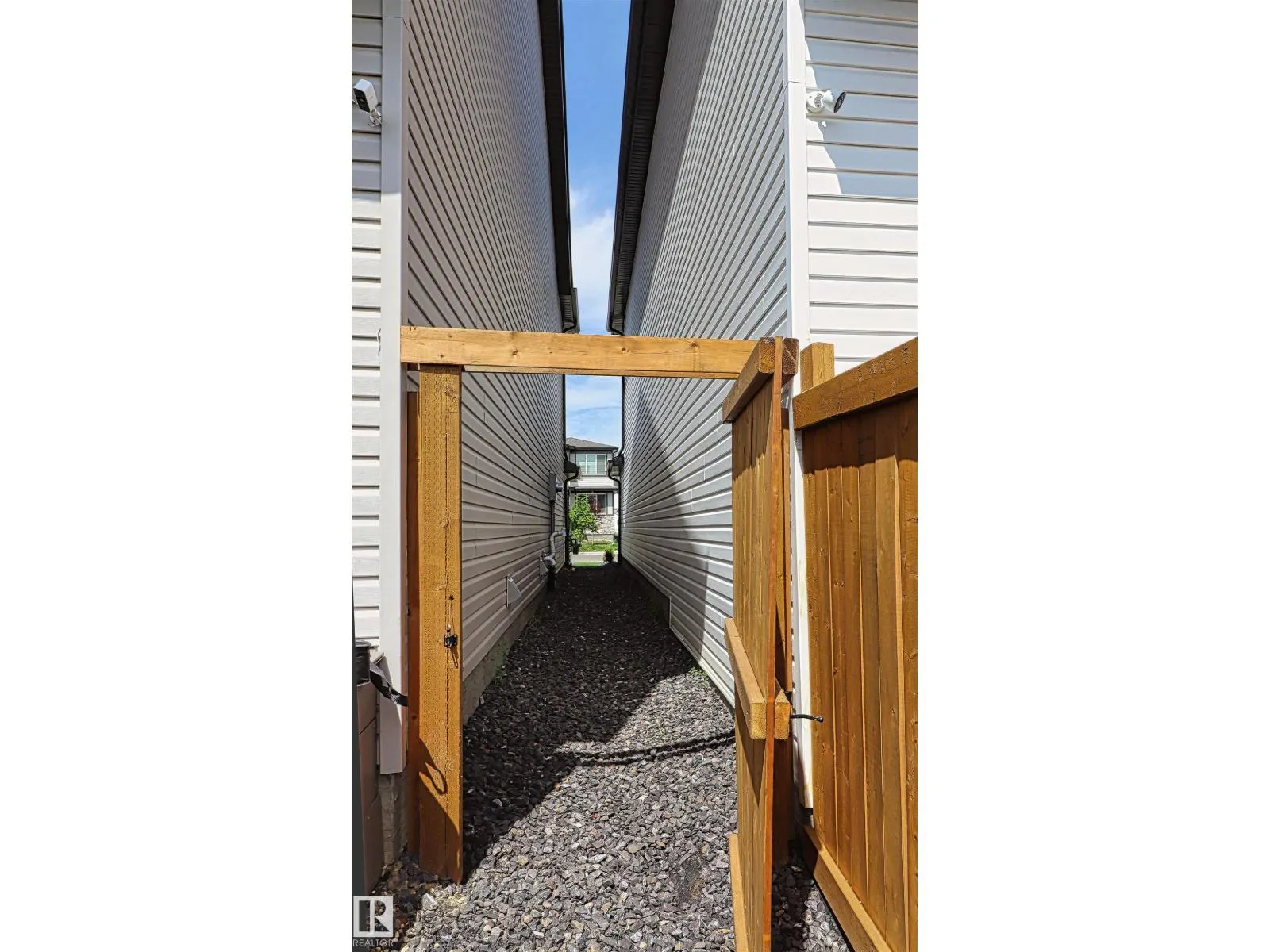 2888 Coughlan Green SW