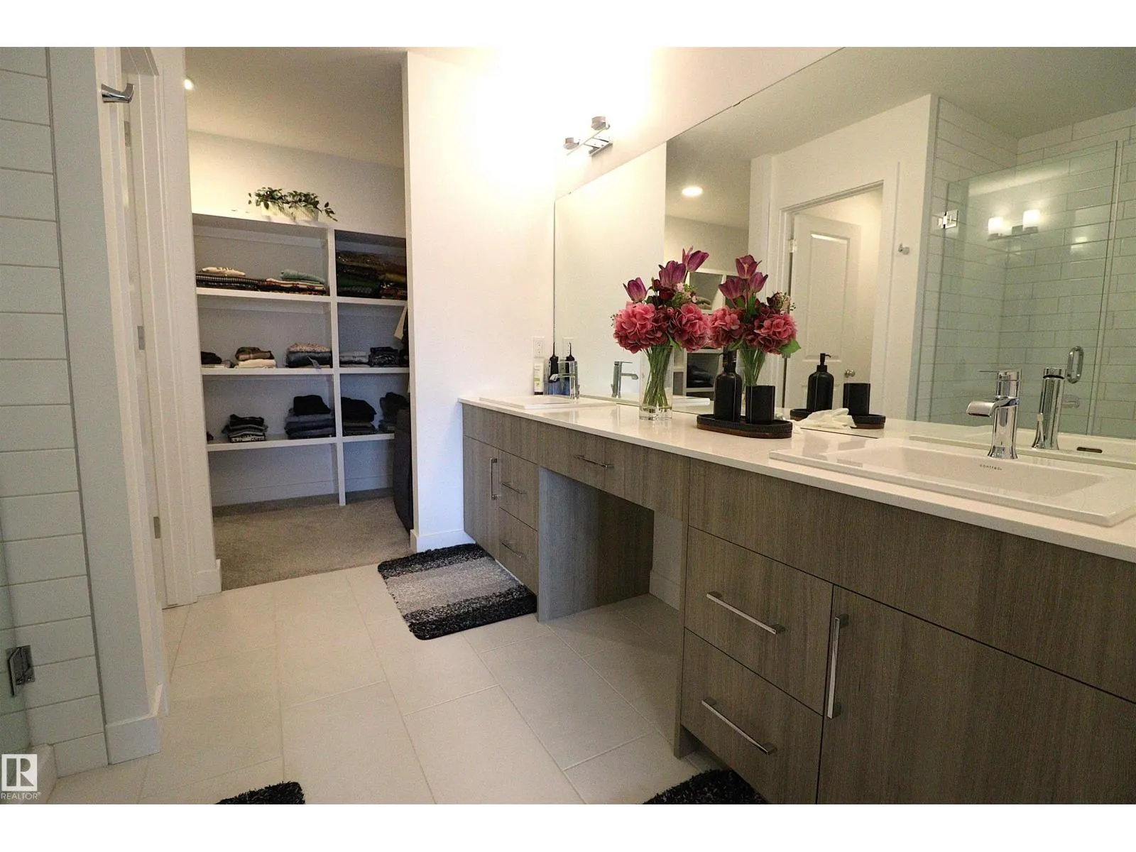 2888 Coughlan Green SW