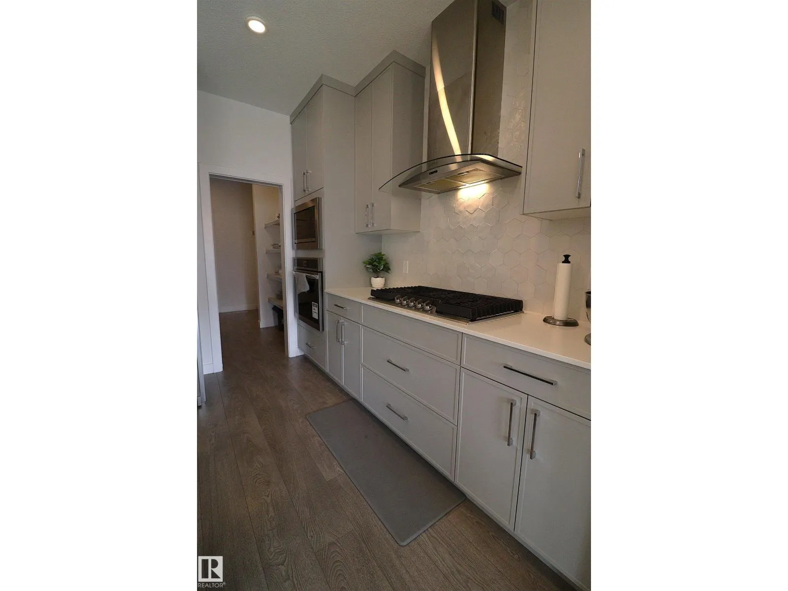 2888 Coughlan Green SW