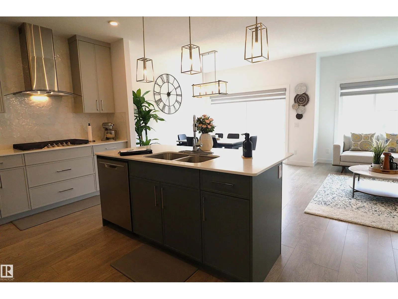 2888 Coughlan Green SW