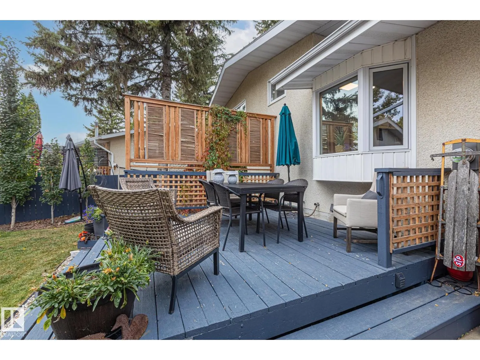 17 LAURIER CR