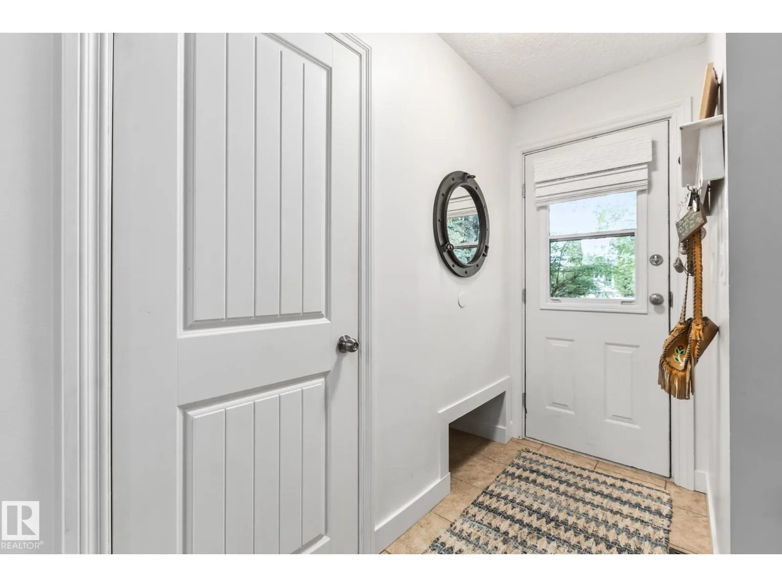 17 LAURIER CR