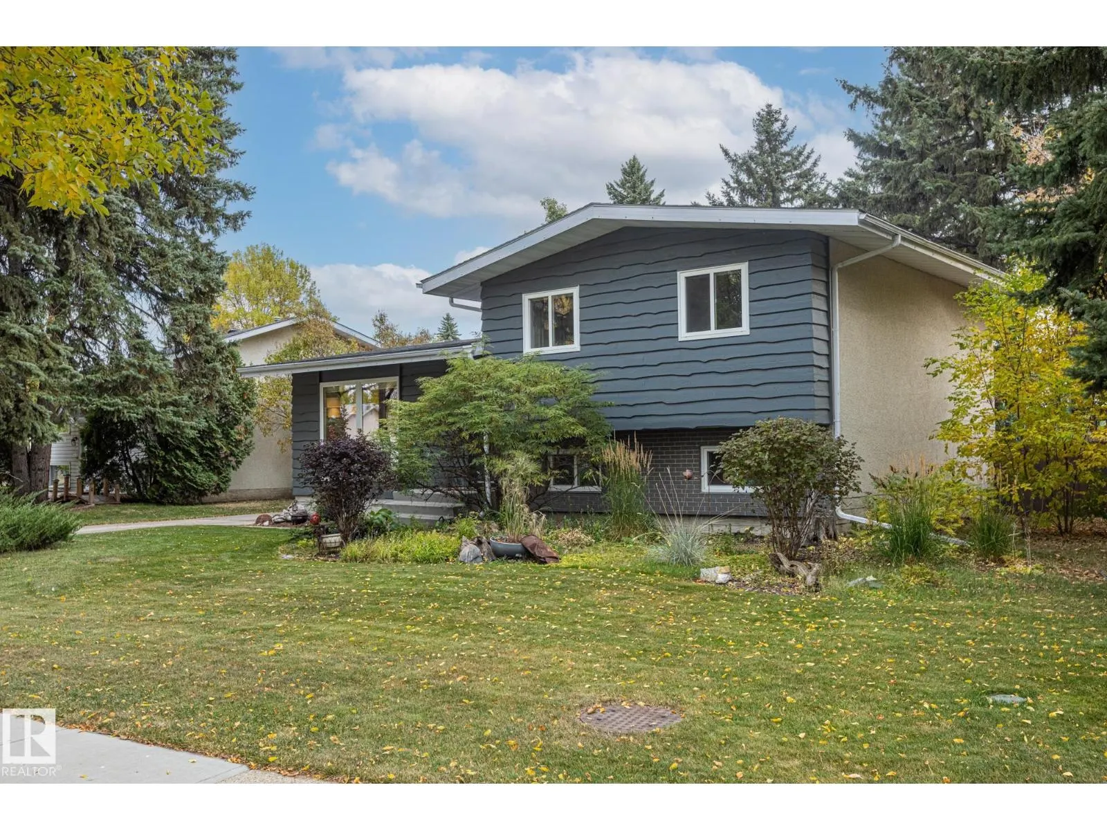17 LAURIER CR