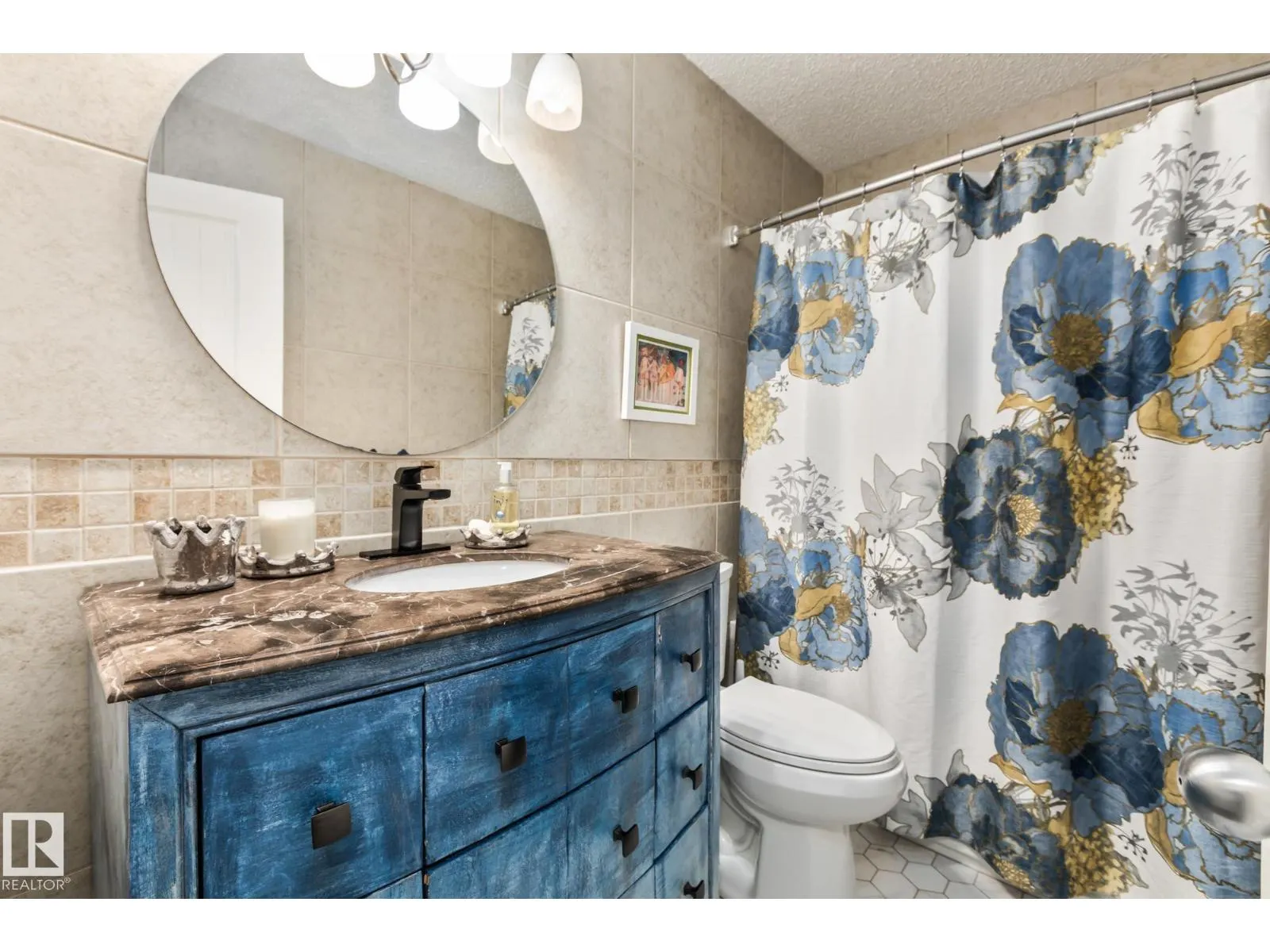 17 LAURIER CR