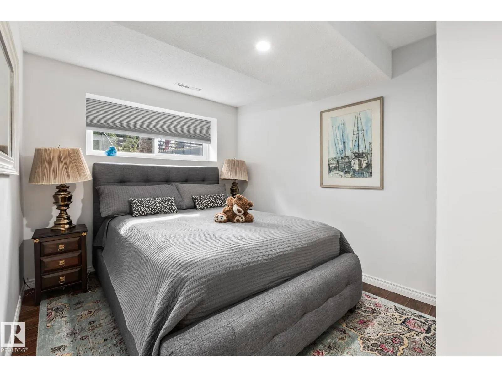 17 LAURIER CR