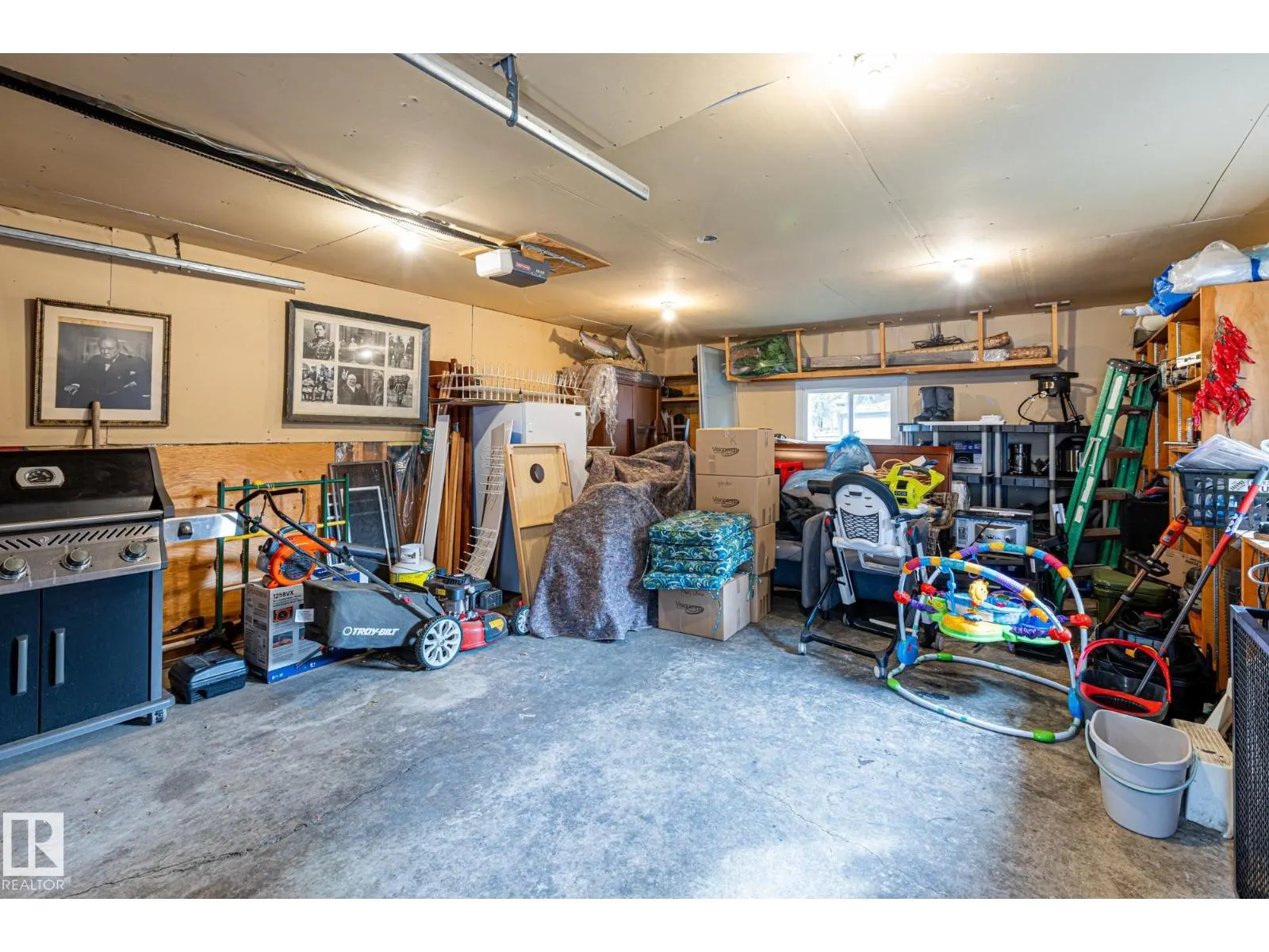 17 LAURIER CR