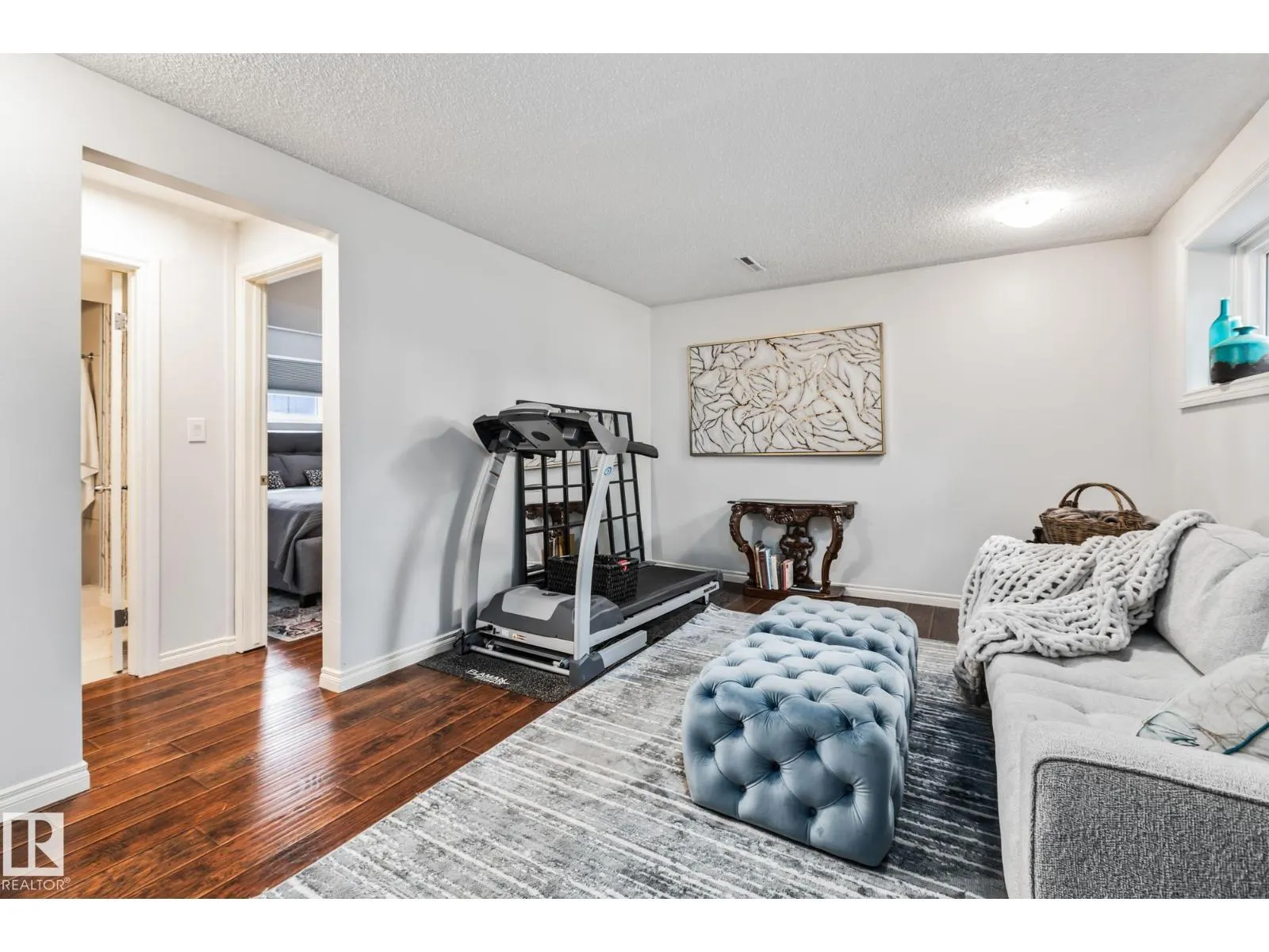 17 LAURIER CR