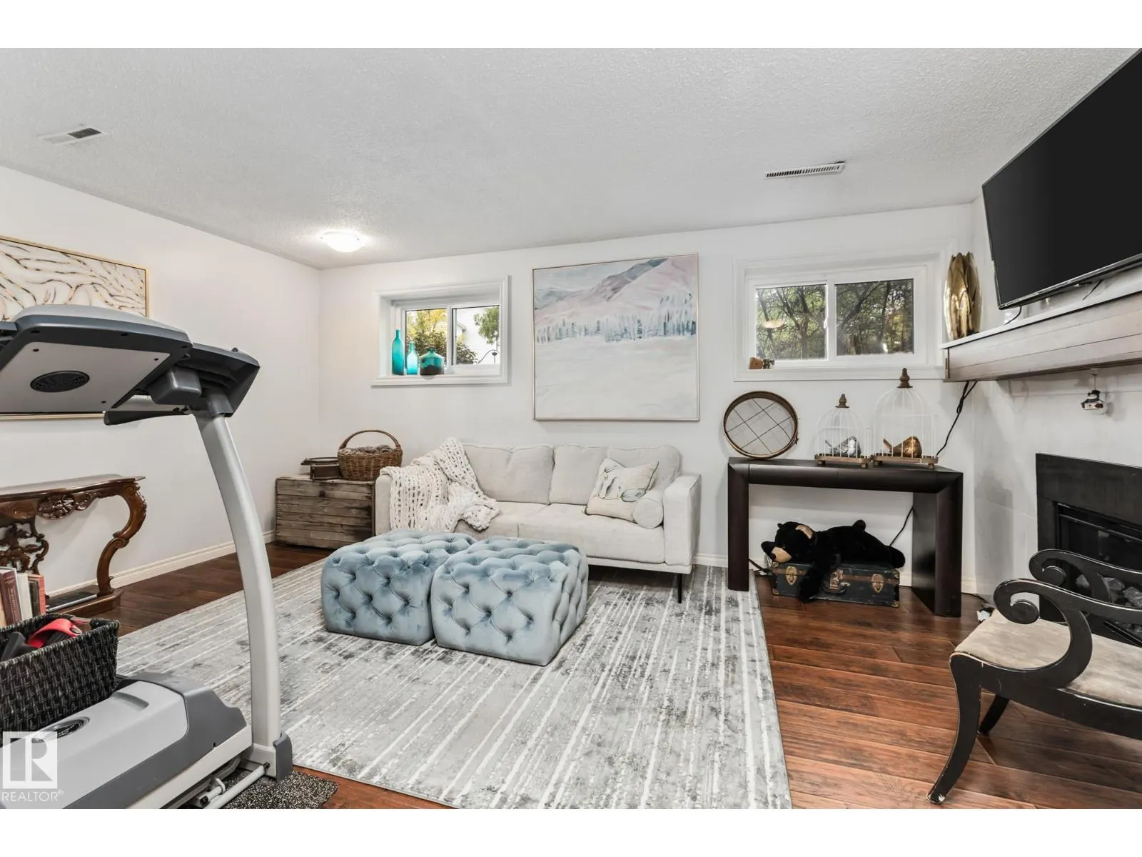17 LAURIER CR