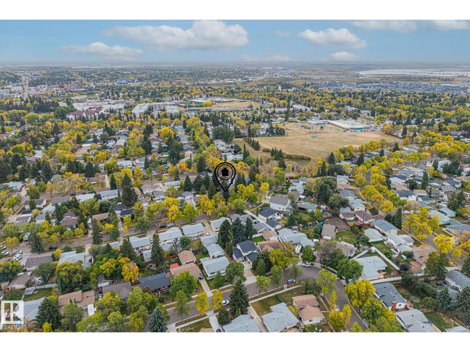 17 LAURIER CR