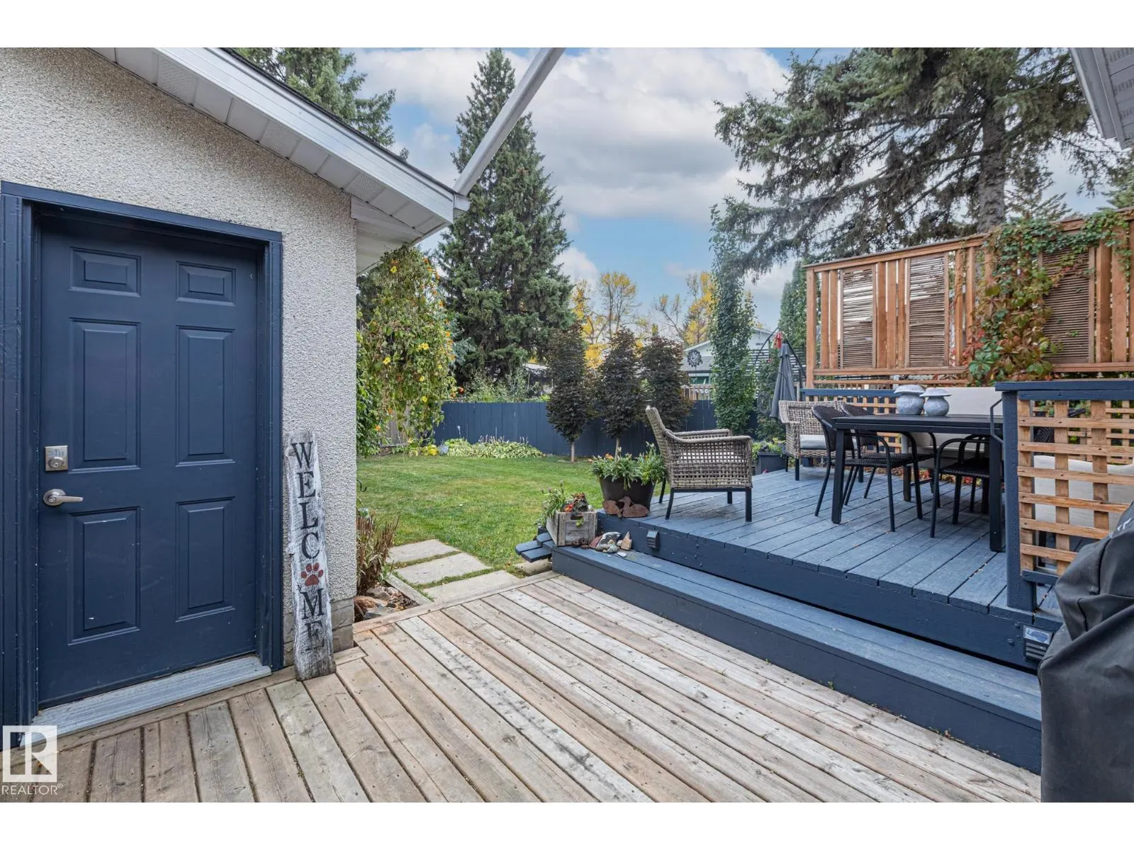 17 LAURIER CR