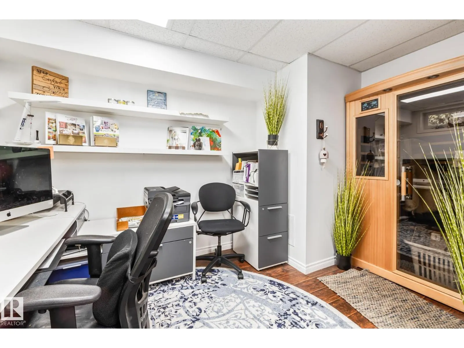 17 LAURIER CR