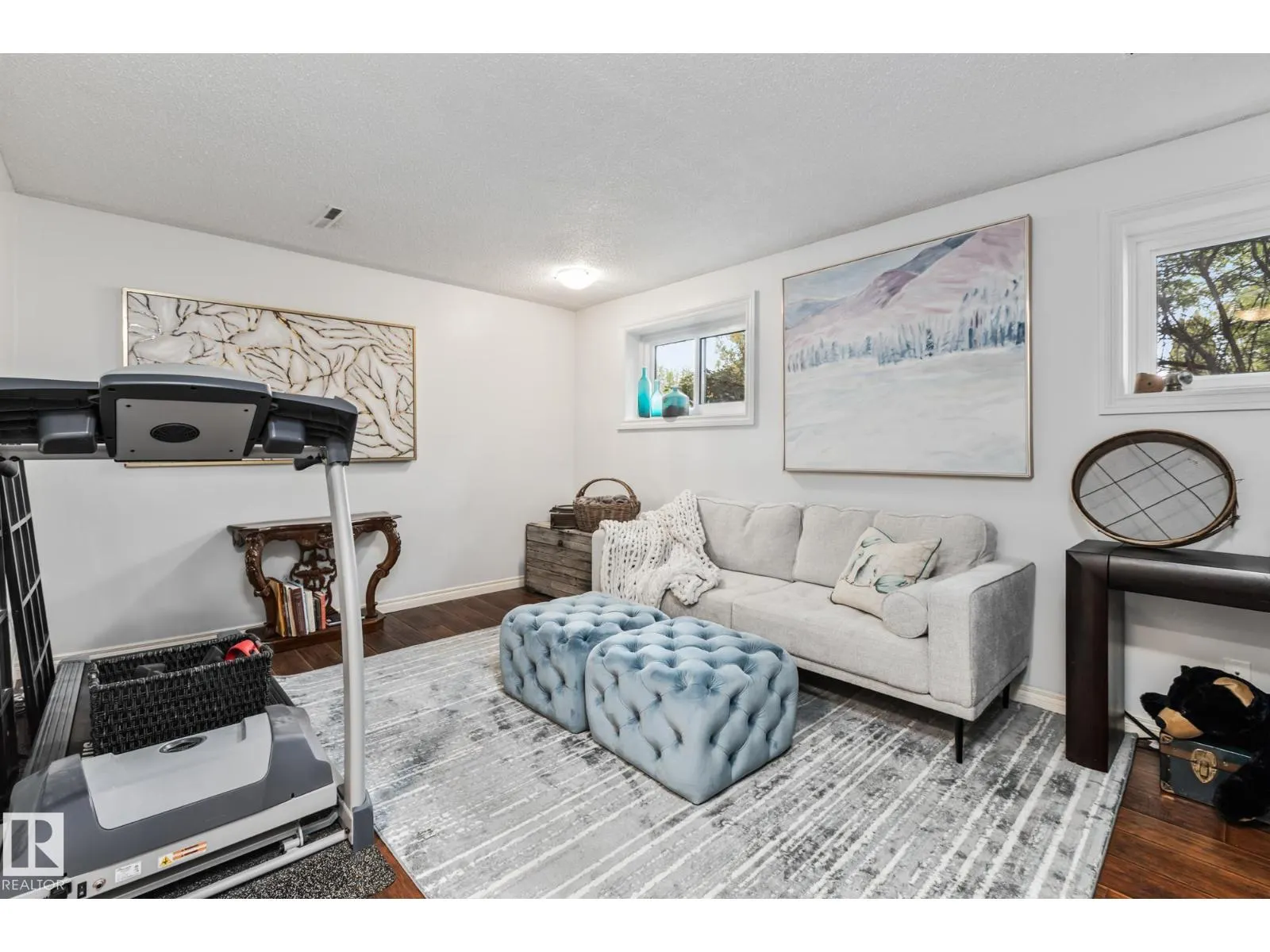 17 LAURIER CR