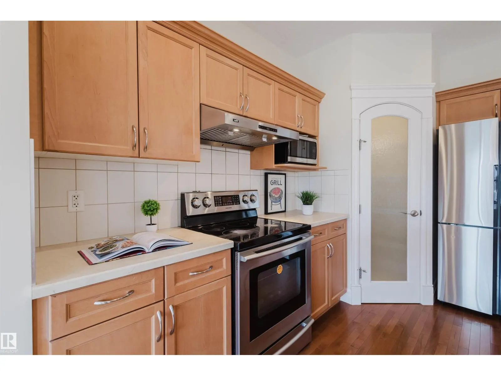 1409 114B ST SW