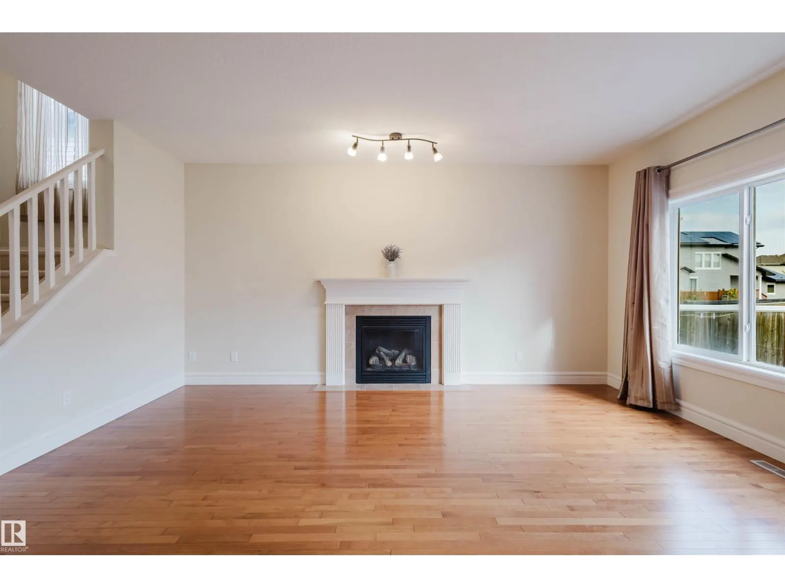 1409 114B ST SW