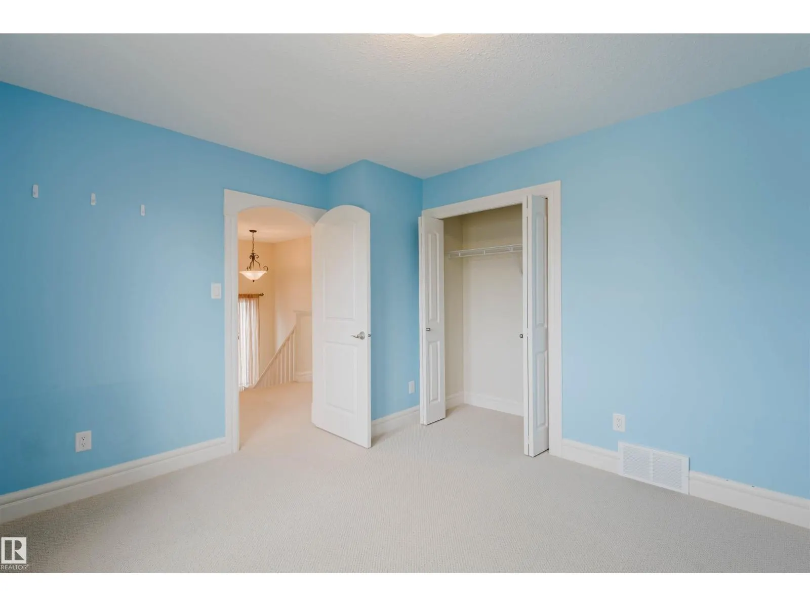 1409 114B ST SW