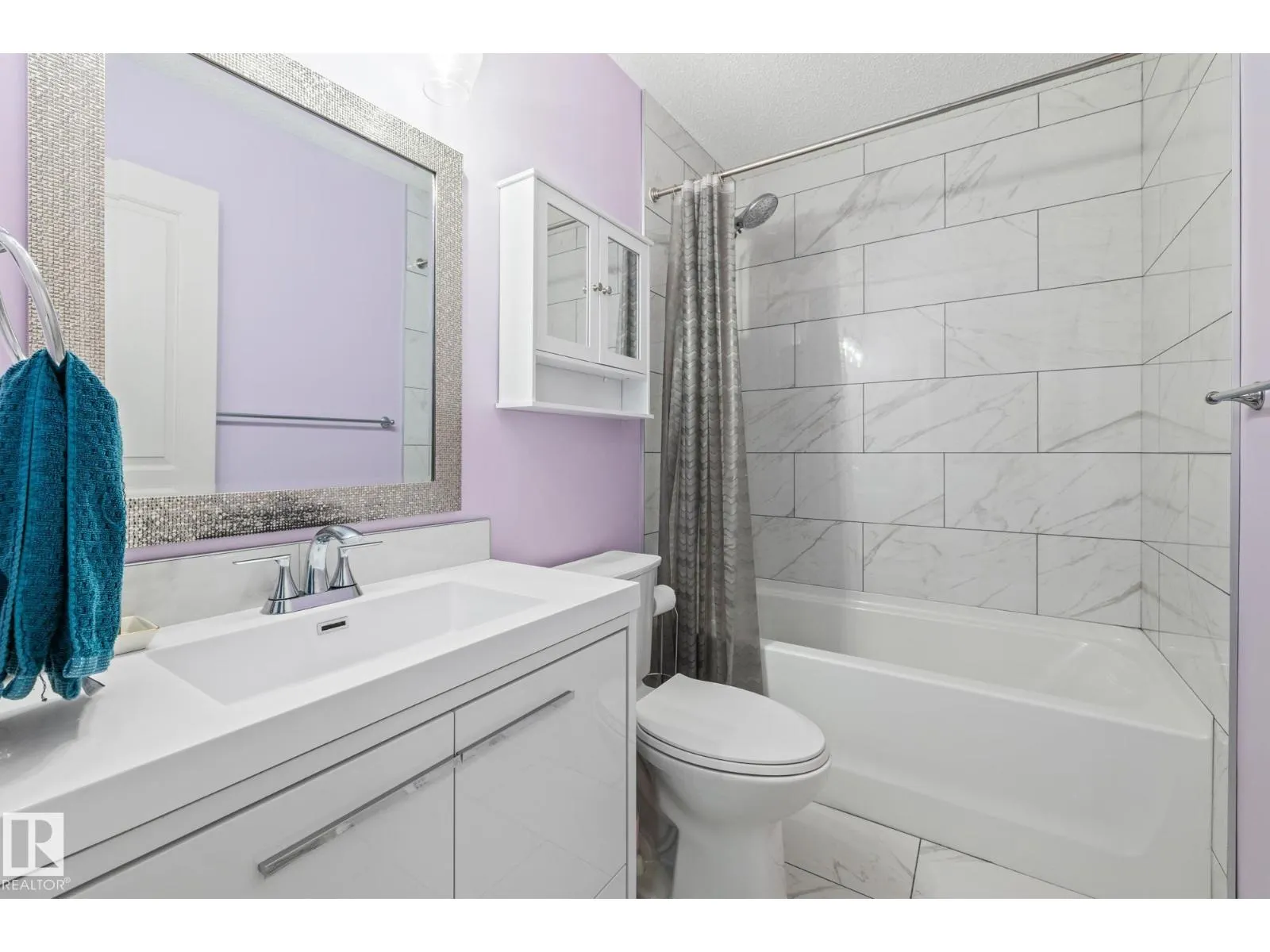 61 Vaughn AV