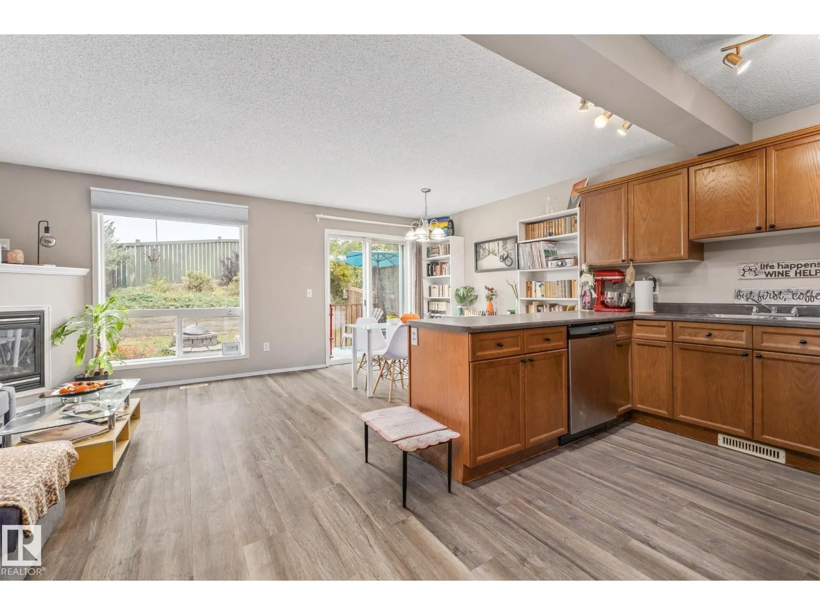 61 Vaughn AV