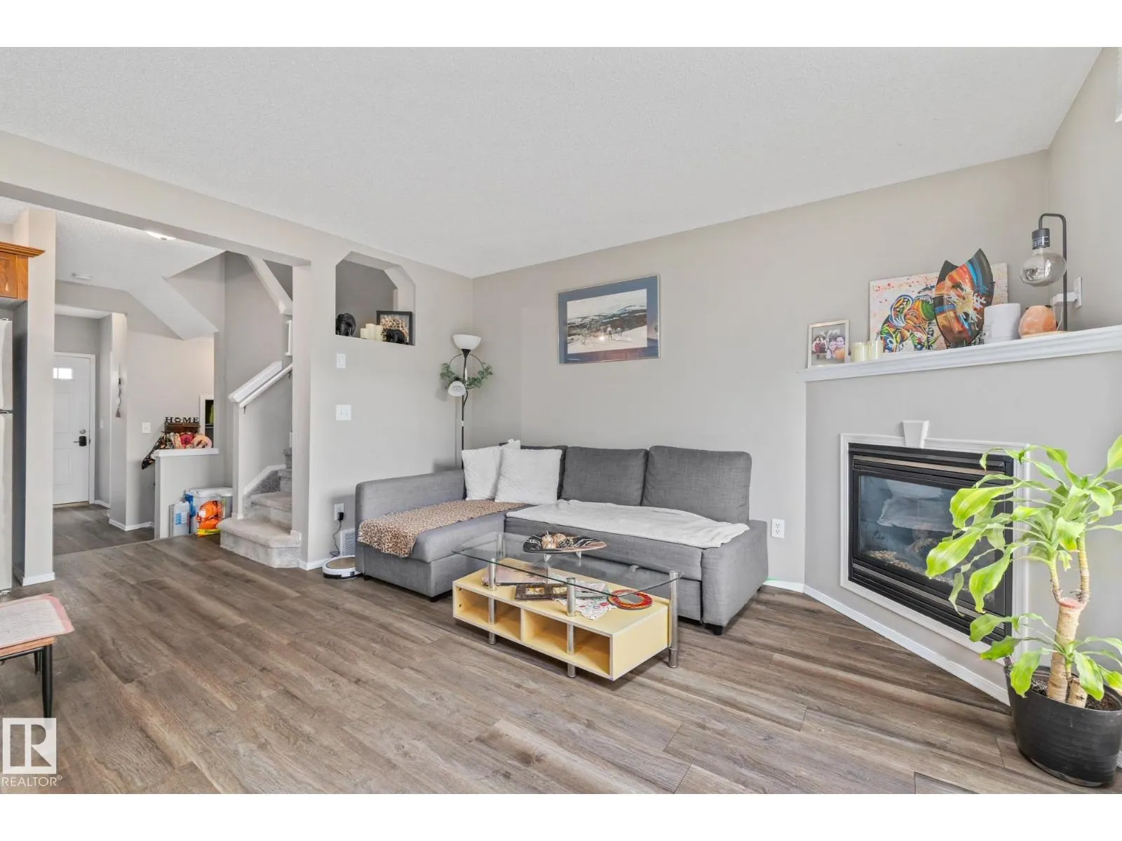 61 Vaughn AV