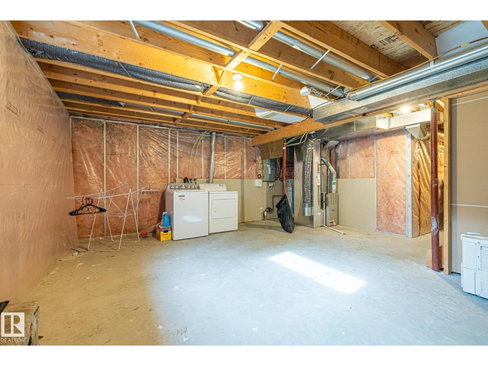 61 Vaughn AV