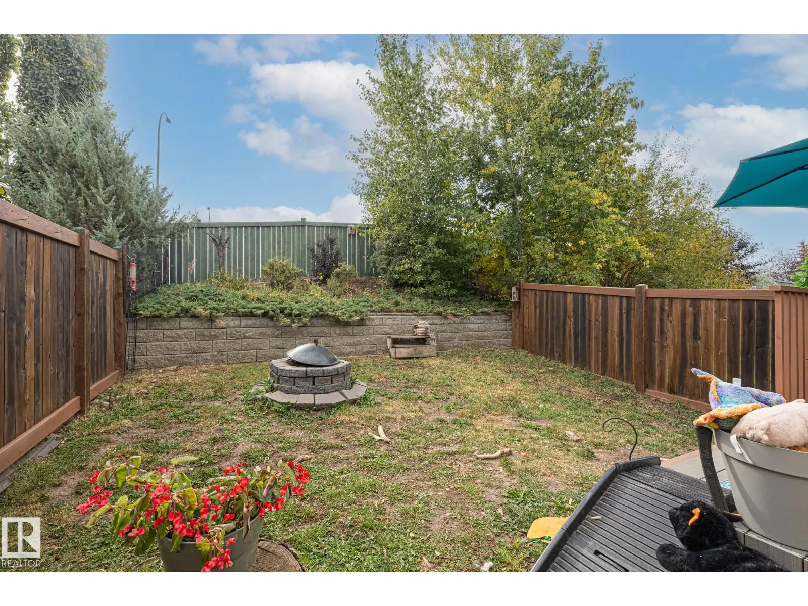61 Vaughn AV