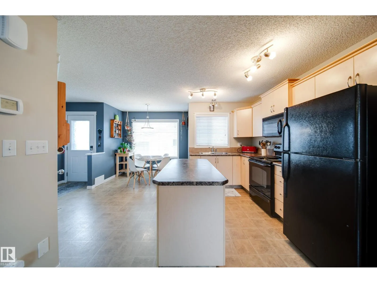 14823 140 ST NW