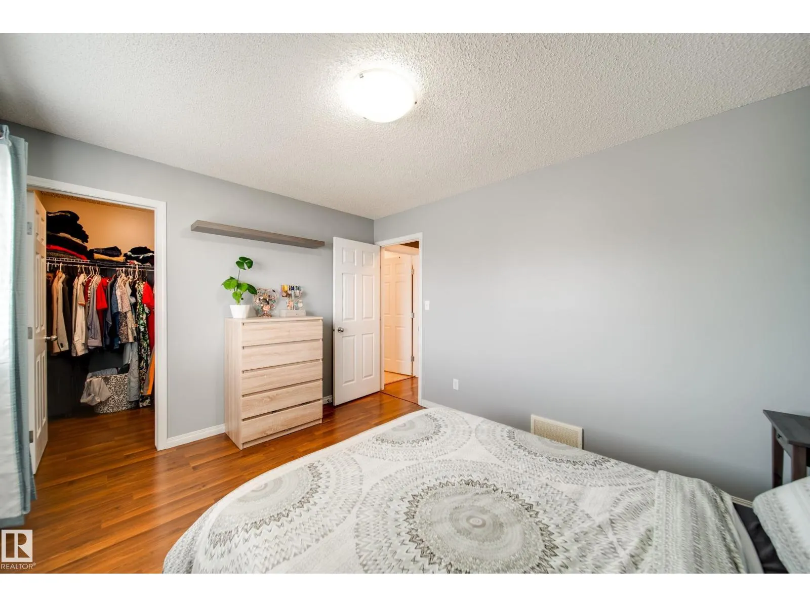 14823 140 ST NW