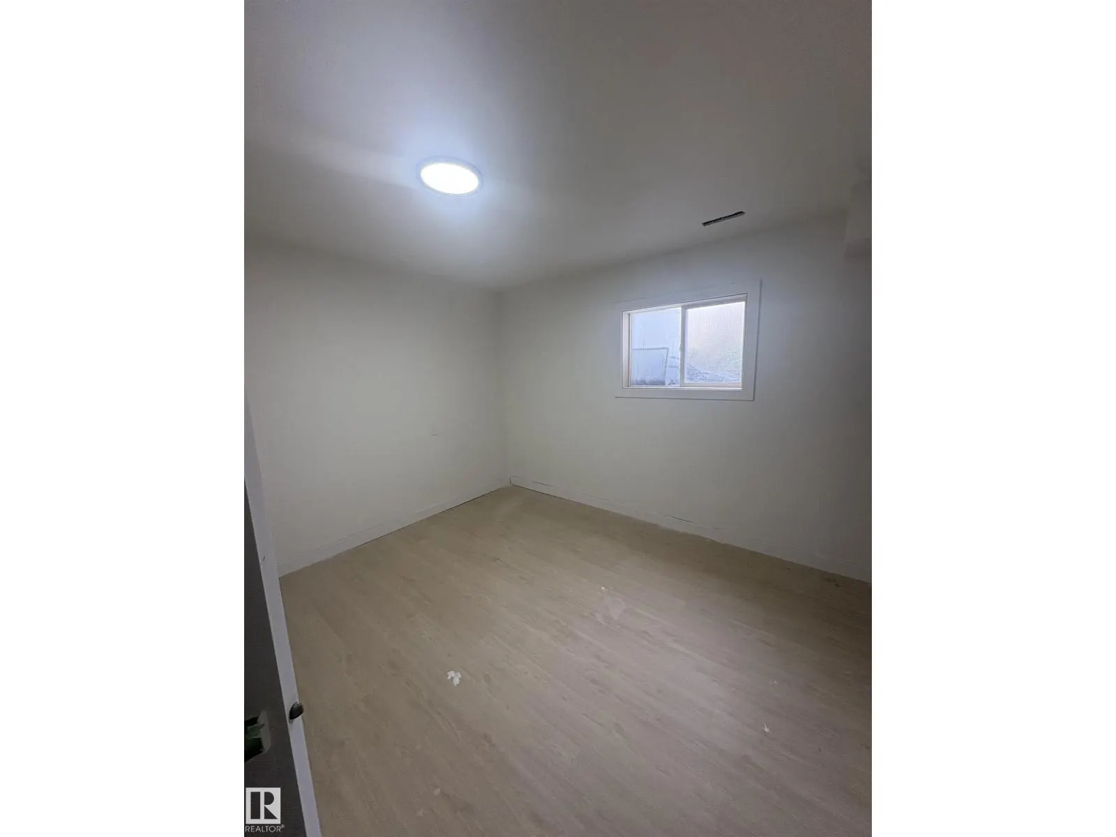 12907 26 ST NW