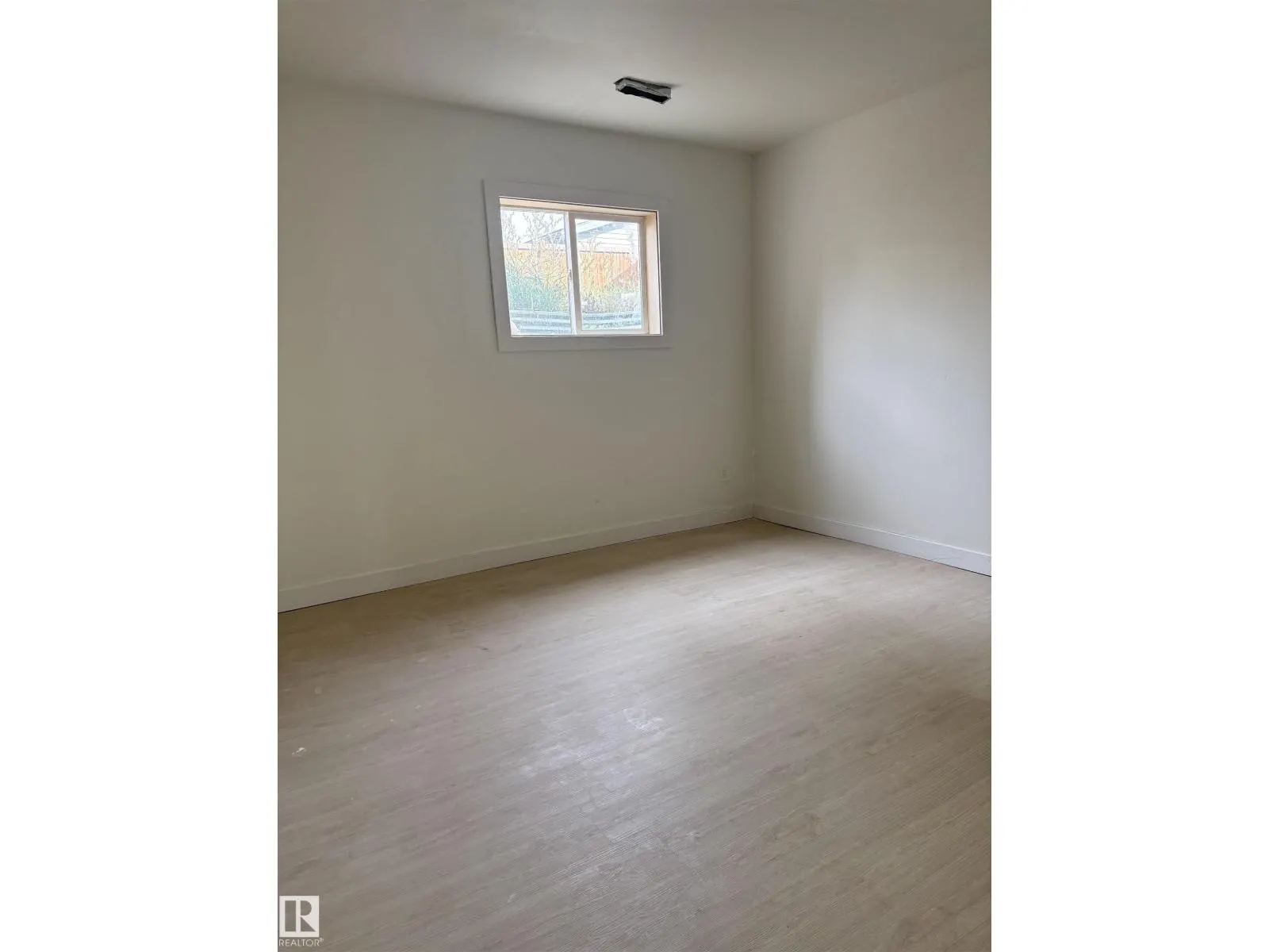 12907 26 ST NW