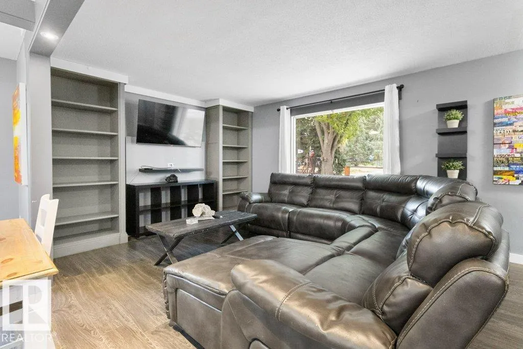 106 MARION PL