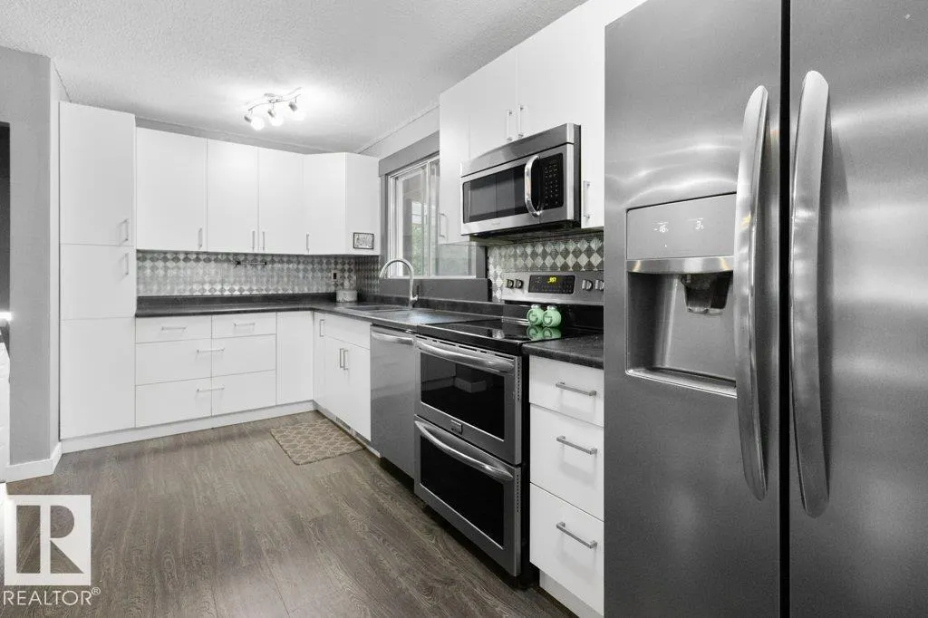 106 MARION PL