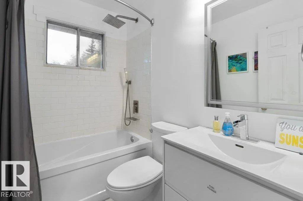 106 MARION PL