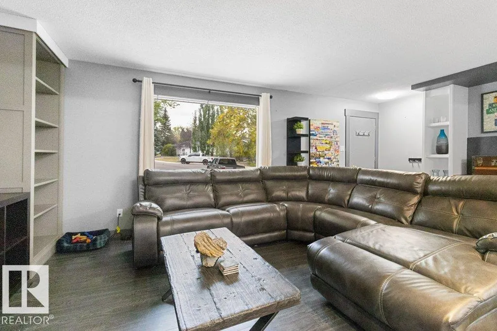 106 MARION PL