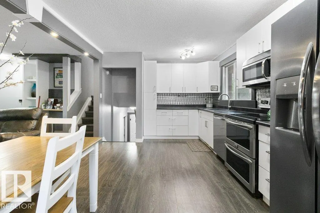 106 MARION PL