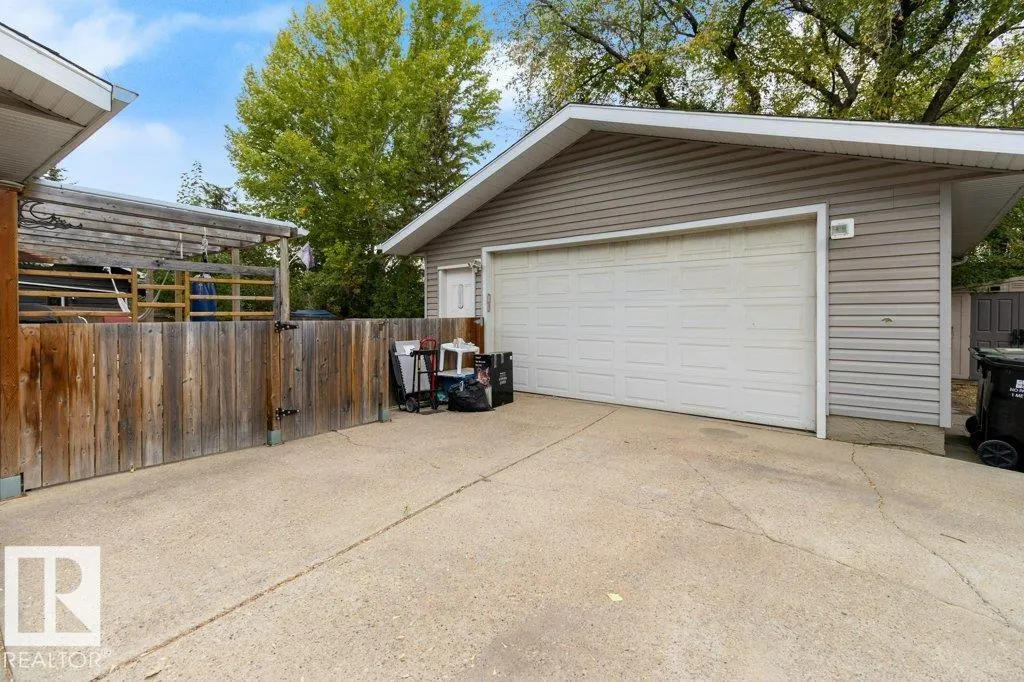 106 MARION PL