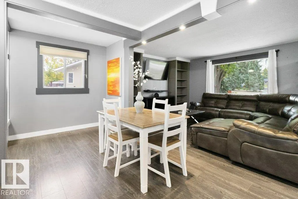 106 MARION PL