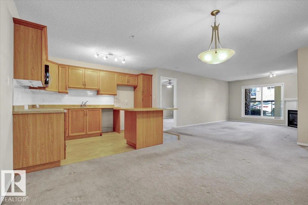#140 16035 132 ST NW