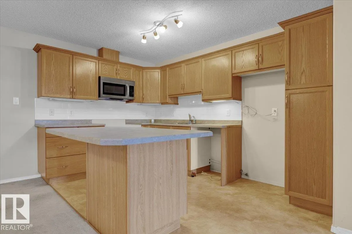 #140 16035 132 ST NW