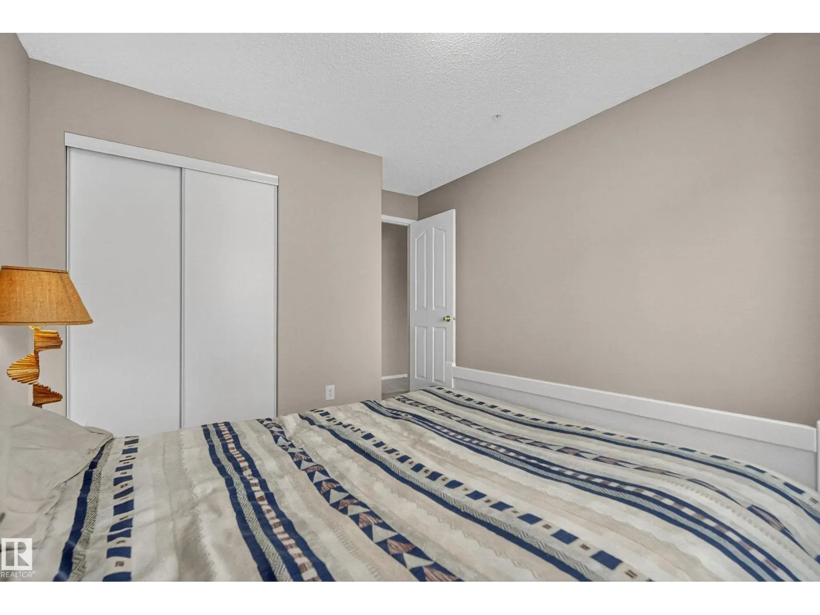 #227 16303 95 ST NW