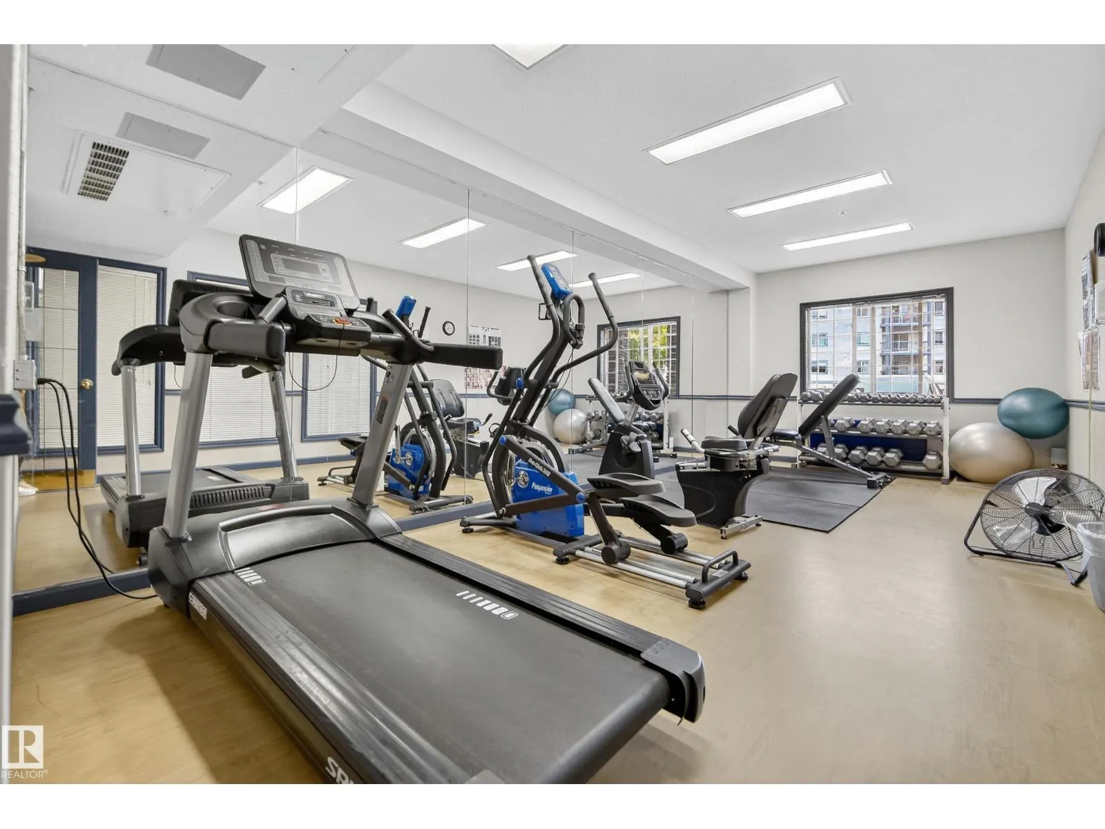 #227 16303 95 ST NW